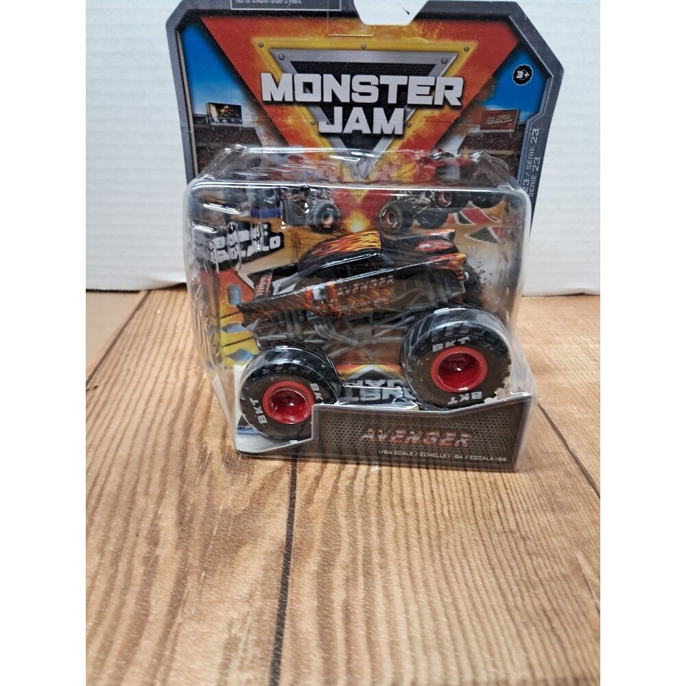 Avenger Monster Truck W/ Bonus Regalo 2021 Spin Master Monster Jam 1/64
